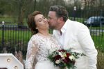 Maarssen 24 februari 2024
Wesly Bronkhorst en Raquel trouwen . Ze kwam met boot aanvaren , Dirk Zeelenberg heeft ze getrouwd.