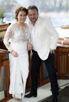 Maarssen 24 februari 2024
Wesly Bronkhorst en Raquel trouwen . Ze kwam met boot aanvaren , Dirk Zeelenberg heeft ze getrouwd.