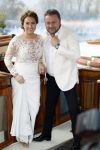 Maarssen 24 februari 2024
Wesly Bronkhorst en Raquel trouwen . Ze kwam met boot aanvaren , Dirk Zeelenberg heeft ze getrouwd.