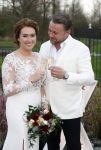 Maarssen 24 februari 2024
Wesly Bronkhorst en Raquel trouwen . Ze kwam met boot aanvaren , Dirk Zeelenberg heeft ze getrouwd.