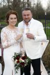 Maarssen 24 februari 2024
Wesly Bronkhorst en Raquel trouwen . Ze kwam met boot aanvaren , Dirk Zeelenberg heeft ze getrouwd.