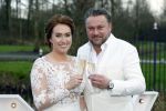 Maarssen 24 februari 2024
Wesly Bronkhorst en Raquel trouwen . Ze kwam met boot aanvaren , Dirk Zeelenberg heeft ze getrouwd.
