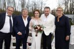 Maarssen 24 februari 2024
Wesly Bronkhorst en Raquel trouwen . Ze kwam met boot aanvaren , Dirk Zeelenberg heeft ze getrouwd.