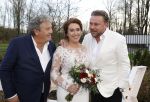 Maarssen 24 februari 2024
Wesly Bronkhorst en Raquel trouwen . Ze kwam met boot aanvaren , Dirk Zeelenberg heeft ze getrouwd.