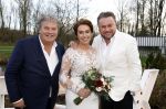 Maarssen 24 februari 2024
Wesly Bronkhorst en Raquel trouwen . Ze kwam met boot aanvaren , Dirk Zeelenberg heeft ze getrouwd.