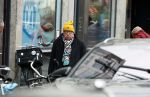 Amsterdam 9 fgebruari 2024
Youp v t Hek doet boodschappen bij AH en bellend op straat in het centrum van Amsterdam.