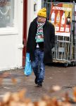 Amsterdam 9 fgebruari 2024
Youp v t Hek doet boodschappen bij AH en bellend op straat in het centrum van Amsterdam.