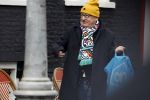 Amsterdam 9 fgebruari 2024
Youp v t Hek doet boodschappen bij AH en bellend op straat in het centrum van Amsterdam.