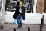 Amsterdam 9 fgebruari 2024
Youp v t Hek doet boodschappen bij AH en bellend op straat in het centrum van Amsterdam.