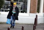 Amsterdam 9 fgebruari 2024
Youp v t Hek doet boodschappen bij AH en bellend op straat in het centrum van Amsterdam.