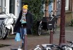 Amsterdam 9 fgebruari 2024
Youp v t Hek doet boodschappen bij AH en bellend op straat in het centrum van Amsterdam.