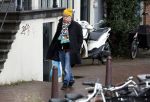 Amsterdam 9 fgebruari 2024
Youp v t Hek doet boodschappen bij AH en bellend op straat in het centrum van Amsterdam.