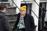 Amsterdam 9 fgebruari 2024
Youp v t Hek doet boodschappen bij AH en bellend op straat in het centrum van Amsterdam.