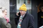 Amsterdam 9 fgebruari 2024
Youp v t Hek doet boodschappen bij AH en bellend op straat in het centrum van Amsterdam.