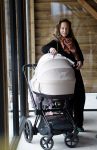 Amsterdam 30 januari 2026
Buiten gewone gezinnen, het nieuwe boek van acteur, columnist en podcastmaker Diego Gonzalez-Clark is vandaag gepresenteerd. Anouk Maas kwam met haar pasgeboren dochtertje