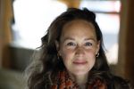 Amsterdam 30 januari 2026
Buiten gewone gezinnen, het nieuwe boek van acteur, columnist en podcastmaker Diego Gonzalez-Clark is vandaag gepresenteerd. Anouk Maas kwam met haar pasgeboren dochtertje