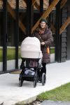 Amsterdam 30 januari 2026
Buiten gewone gezinnen, het nieuwe boek van acteur, columnist en podcastmaker Diego Gonzalez-Clark is vandaag gepresenteerd. Anouk Maas kwam met haar pasgeboren dochtertje