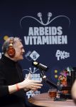 Hilversum 19 februari 2026
Rick van Velthuysen, Bas Westerweel, Hans Schiffers en Mirjam Verhoef tijdens de viering van het 80-jarig jubileum van Arbeidsvitaminen. Het langstlopende nationale radioprogramma viert dit met een live-uitzending vanuit de Vioolkist in Hilversum