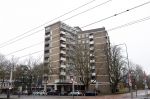 Amsterdam 1 februari 2026
In dit complex wonen de ouders van Bridget Maasland in een appartement van haar .