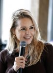 Amsterdam 30 januari 2026
Buiten gewone gezinnen, het nieuwe boek van acteur, columnist en podcastmaker Diego Gonzalez-Clark is vandaag gepresenteerd. Chantal Janzen ontving het eerste boek .