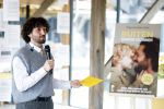 Amsterdam 30 januari 2026
Buiten gewone gezinnen, het nieuwe boek van acteur, columnist en podcastmaker Diego Gonzalez-Clark is vandaag gepresenteerd. Chantal Janzen ontving het eerste boek .