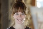 Amsterdam 30 januari 2026
Buiten gewone gezinnen, het nieuwe boek van acteur, columnist en podcastmaker Diego Gonzalez-Clark is vandaag gepresenteerd. Chantal Janzen ontving het eerste boek . Emily v Tongeren