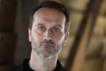 Amsterdam 30 januari 2026
Buiten gewone gezinnen, het nieuwe boek van acteur, columnist en podcastmaker Diego Gonzalez-Clark is vandaag gepresenteerd. Chantal Janzen ontving het eerste boek . Joris Ruys