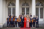 Den Haag 24 Februari 2026
De Olympische medaillewinnaars op bezoek bij de Koninklijke Familie
Vlnr:

Friso Emons

Teun Boer

Jens v t Wout

Itzhak de Laat

Melle v t Wout

Antoinette Rijpma-de Jong

Femke Kok

Jenning de Boo

Koning Willem Alexander

Marijke Groenewoud

Koningin Maxima

Jutta Leerdam

Prinses Amalia

Joy Beune

Merel Conijn

Kjeld Nuis

Xandra Velzeboer

Jorrit Bergsma