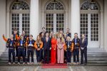 Den Haag 24 Februari 2026
De Olympische medaillewinnaars op bezoek bij de Koninklijke Familie
Vlnr:

Friso Emons

Teun Boer

Jens v t Wout

Itzhak de Laat

Melle v t Wout

Antoinette Rijpma-de Jong

Femke Kok

Jenning de Boo

Koning Willem Alexander

Marijke Groenewoud

Koningin Maxima

Jutta Leerdam

Prinses Amalia

Joy Beune

Merel Conijn

Kjeld Nuis

Xandra Velzeboer

Jorrit Bergsma
