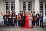 Den Haag 24 Februari 2026
De Olympische medaillewinnaars op bezoek bij de Koninklijke Familie
Vlnr:

Friso Emons

Teun Boer

Jens v t Wout

Itzhak de Laat

Melle v t Wout

Antoinette Rijpma-de Jong

Femke Kok

Jenning de Boo

Koning Willem Alexander

Marijke Groenewoud

Koningin Maxima

Jutta Leerdam

Prinses Amalia

Joy Beune

Merel Conijn

Kjeld Nuis

Xandra Velzeboer

Jorrit Bergsma