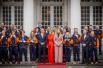 Den Haag 24 Februari 2026
De Olympische medaillewinnaars op bezoek bij de Koninklijke Familie
Vlnr:

Friso Emons

Teun Boer

Jens v t Wout

Itzhak de Laat

Melle v t Wout

Antoinette Rijpma-de Jong

Femke Kok

Jenning de Boo

Koning Willem Alexander

Marijke Groenewoud

Koningin Maxima

Jutta Leerdam

Prinses Amalia

Joy Beune

Merel Conijn

Kjeld Nuis

Xandra Velzeboer

Jorrit Bergsma
