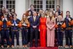 Den Haag 24 Februari 2026
De Olympische medaillewinnaars op bezoek bij de Koninklijke Familie
Vlnr:

Friso Emons

Teun Boer

Jens v t Wout

Itzhak de Laat

Melle v t Wout

Antoinette Rijpma-de Jong

Femke Kok

Jenning de Boo

Koning Willem Alexander

Marijke Groenewoud

Koningin Maxima

Jutta Leerdam

Prinses Amalia

Joy Beune

Merel Conijn

Kjeld Nuis

Xandra Velzeboer

Jorrit Bergsma