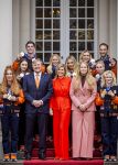 Den Haag 24 Februari 2026
De Olympische medaillewinnaars op bezoek bij de Koninklijke Familie
Vlnr:

Friso Emons

Teun Boer

Jens v t Wout

Itzhak de Laat

Melle v t Wout

Antoinette Rijpma-de Jong

Femke Kok

Jenning de Boo

Koning Willem Alexander

Marijke Groenewoud

Koningin Maxima

Jutta Leerdam

Prinses Amalia

Joy Beune

Merel Conijn

Kjeld Nuis

Xandra Velzeboer

Jorrit Bergsma