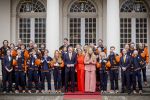 Den Haag 24 Februari 2026
De Olympische medaillewinnaars op bezoek bij de Koninklijke Familie
Vlnr:

Friso Emons

Teun Boer

Jens v t Wout

Itzhak de Laat

Melle v t Wout

Antoinette Rijpma-de Jong

Femke Kok

Jenning de Boo

Koning Willem Alexander

Marijke Groenewoud

Koningin Maxima

Jutta Leerdam

Prinses Amalia

Joy Beune

Merel Conijn

Kjeld Nuis

Xandra Velzeboer

Jorrit Bergsma