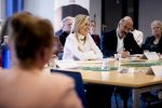 Rotterdam, 25 bFebruari 2026
Koningin Maxima bezoekt Gemeenschapscentrum Bloemhof om te praten over financiele Gezondheid
Maxima is erevoorzitter van de stichting Financiele Gezondheid Nederland