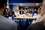 Rotterdam, 25 bFebruari 2026
Koningin Maxima bezoekt Gemeenschapscentrum Bloemhof om te praten over financiele Gezondheid
Maxima is erevoorzitter van de stichting Financiele Gezondheid Nederland