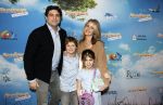 Amsterdam 31 januari 2026
Premiere Duivinder in het VUE  theater . Liza Sips kwam met haar man Ralph Manheim en hun kinderen 5