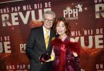 Amsterdam 26 januari 2026
Premiere ons pap wil bij de revue in het deLaMar theater . marijke Helwegen heeft een gebroken arm en zit in het gips