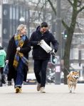 Amsterdam 31 januari 2026
Mark Baanders met zijn hond en een vriendin op straat in Amsterdam zuid .