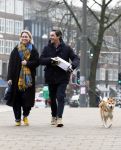 Amsterdam 31 januari 2026
Mark Baanders met zijn hond en een vriendin op straat in Amsterdam zuid .