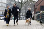 Amsterdam 31 januari 2026
Mark Baanders met zijn hond en een vriendin op straat in Amsterdam zuid .