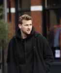 Amsterdam 16 februari 2026
Matthijs de Li9gt eerst alleen in Amsterdam zuid en half uur laten met de moeder van zijn vrouw Annekee Molenaar . Ze liepen samen het vondelpark in .
