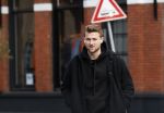 Amsterdam 16 februari 2026
Matthijs de Li9gt eerst alleen in Amsterdam zuid en half uur laten met de moeder van zijn vrouw Annekee Molenaar . Ze liepen samen het vondelpark in .