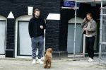 Amsterdam 20 februari 2026
Matthijs de Ligt en collega voetballer Dani de Wit drinken koffietje terwijl ze met de hond door Amsterdam zuid wandelen .