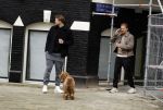 Amsterdam 20 februari 2026
Matthijs de Ligt en collega voetballer Dani de Wit drinken koffietje terwijl ze met de hond door Amsterdam zuid wandelen .