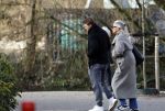 Amsterdam 16 februari 2026
Matthijs de Li9gt eerst alleen in Amsterdam zuid en half uur laten met de moeder van zijn vrouw Annekee Molenaar . Ze liepen samen het vondelpark in .