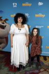 Amsterdam 24 januari 2026
Premiere Miss Molly in Tuschinski met in de cast oa Sarah Bannier (zwanger) en Carice v Houten . Meral Polat kwam met een nichtje