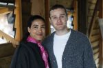 Amsterdam 30 januari 2026
Buiten gewone gezinnen, het nieuwe boek van acteur, columnist en podcastmaker Diego Gonzalez-Clark is vandaag gepresenteerd. Chantal Janzen ontving het eerste boek . Moise Trustfull en Kaj v d Voort