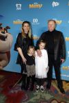 Amsterdam 24 januari 2026
Premiere Miss Molly in Tuschinski met in de cast oa Sarah Bannier (zwanger) en Carice v Houten . Rene Mioch met dochter en kleindochters