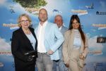 Amsterdam 31 januari 2026
Premiere Duivinder in het VUE  theater . Rik Sinkeldam met zijn ouders en partner Belinda Vermeer